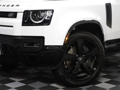 Certified 2025 Land Rover Defender 90 X-Dynamic SE AWD/4WD image 3