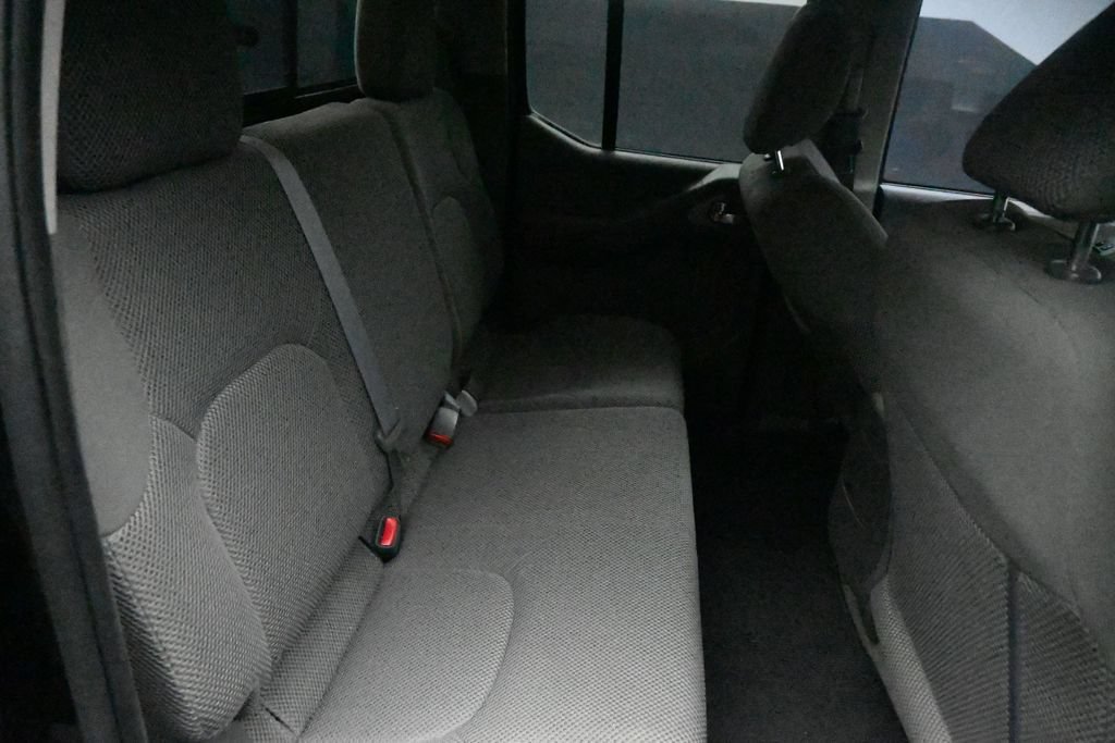 Used 2016 Nissan Frontier SV w/ SV Value Truck Package RWD image 11