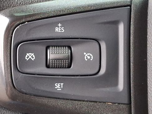 Used 2020 Chevrolet Silverado 1500 Custom w/ Custom Value Package image 21