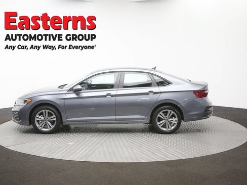 Used 2024 Volkswagen Jetta SE FWD image 53