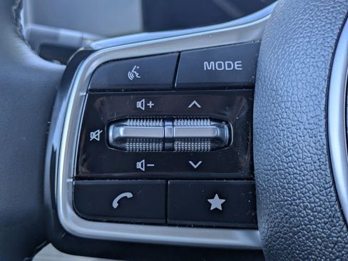 Used 2025 Kia Sorento SX image 26