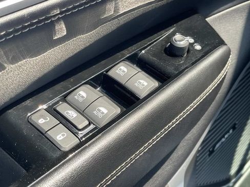Used 2024 Jeep Wagoneer L Series II RWD image 53