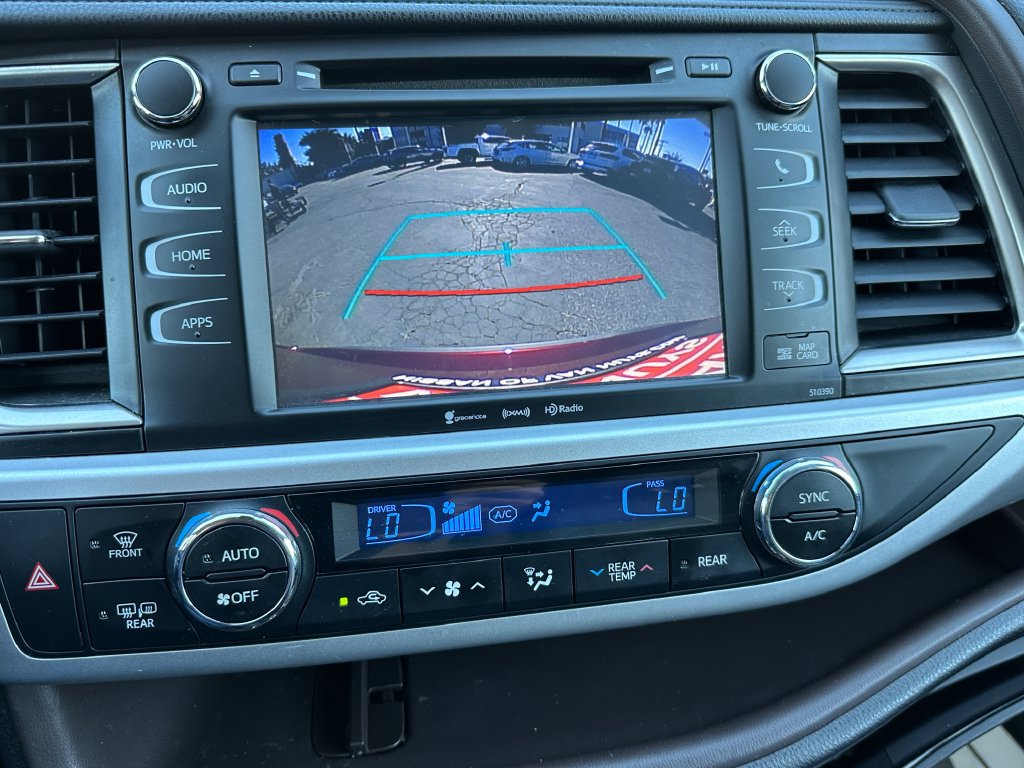 Used 2019 Toyota Highlander XLE FWD image 47