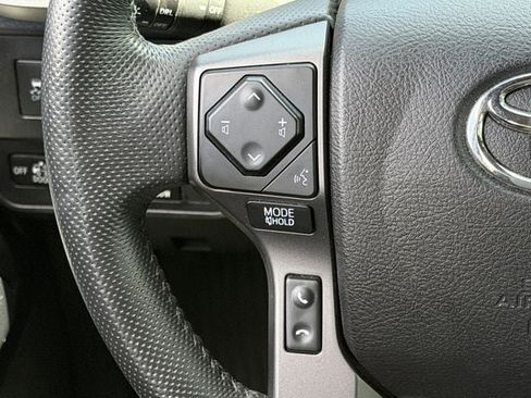 Used 2020 Toyota Tacoma TRD Off-Road AWD/4WD image 14