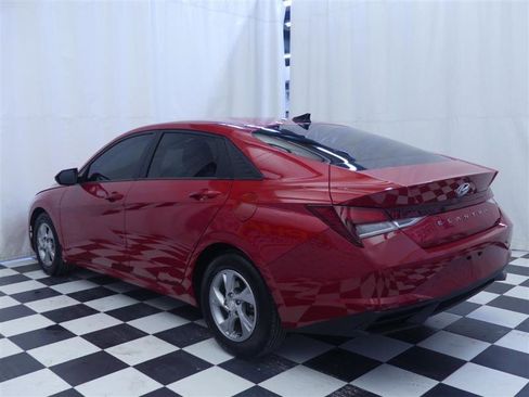 Used 2021 Hyundai Elantra SE image 5