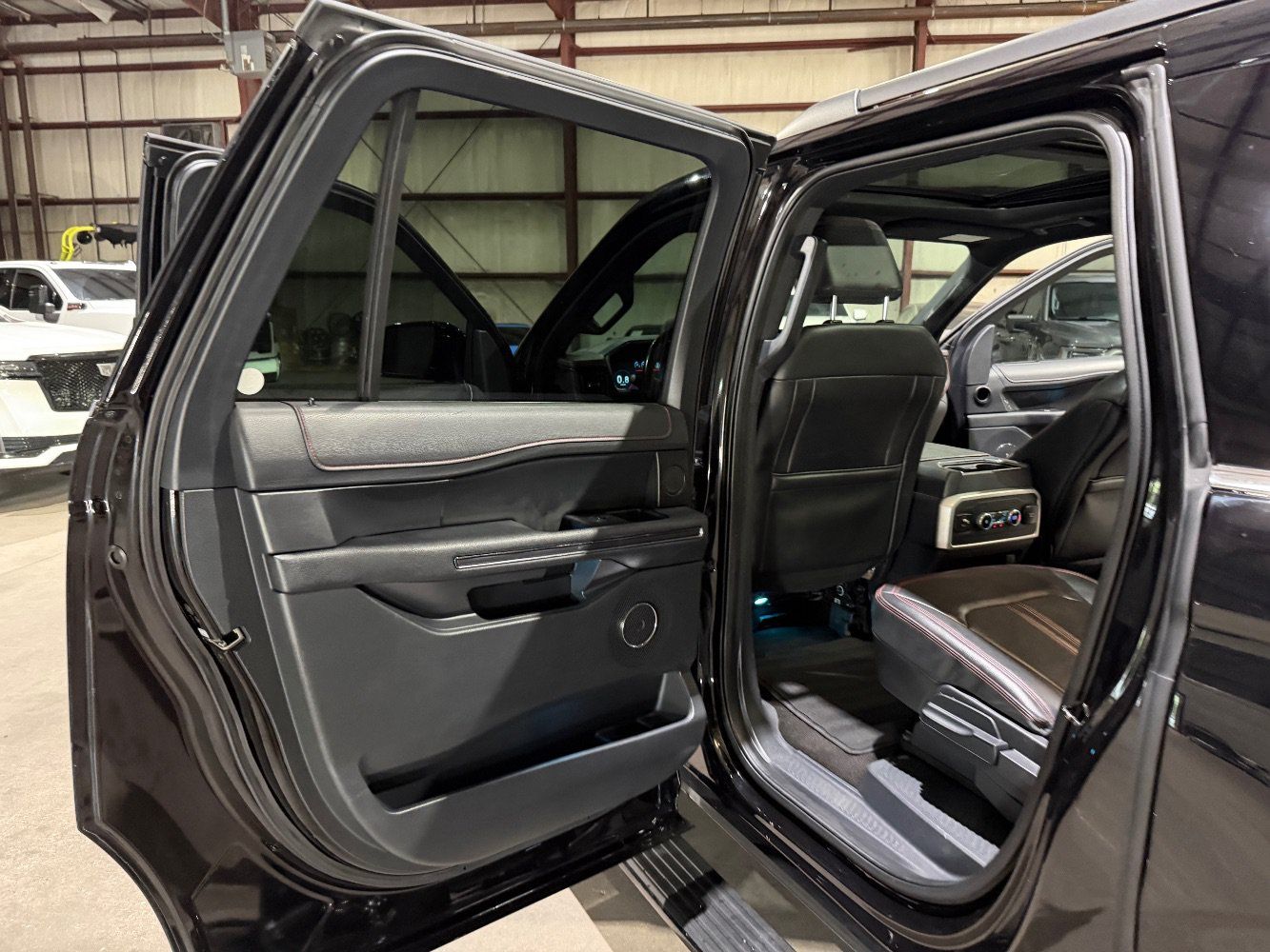 Used 2022 Ford Expedition Max Limited AWD/4WD image 16