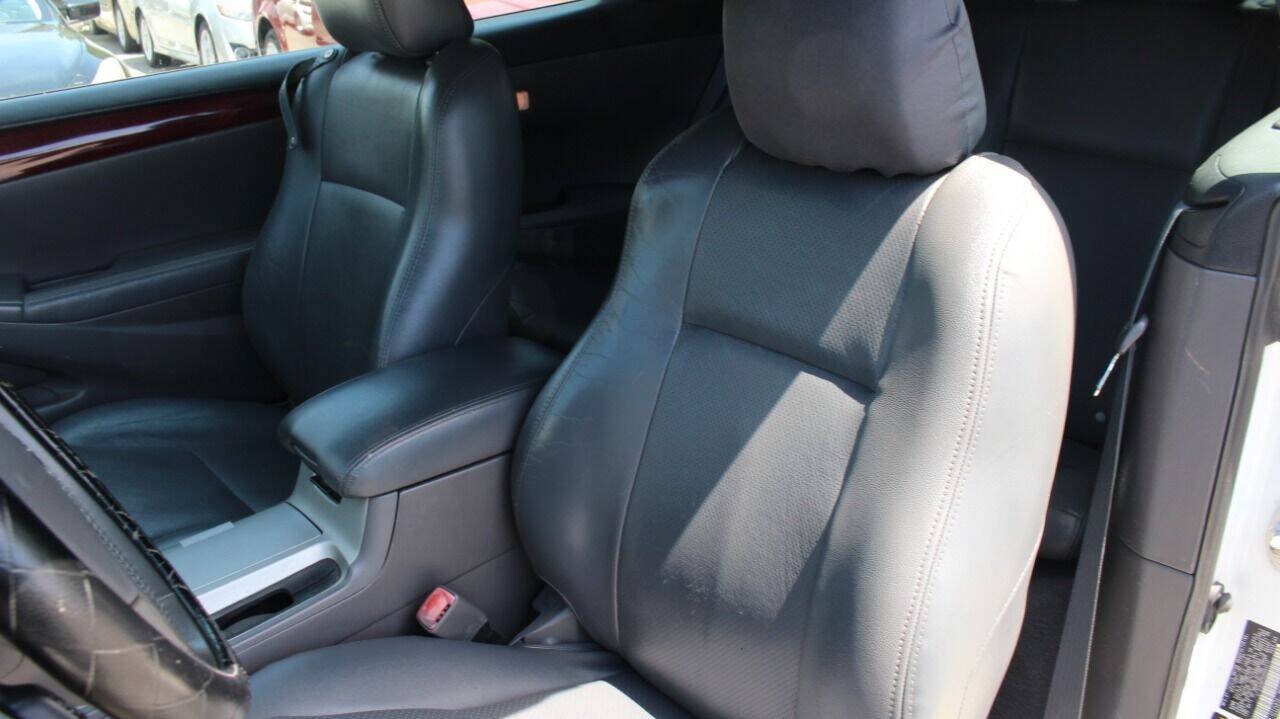 Used 2005 Toyota Solara SLE FWD image 2