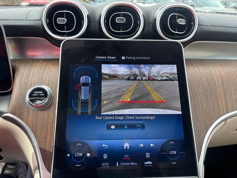 Used 2024 Mercedes-Benz GLC 300 4MATIC image 12