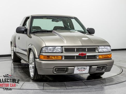 Used 2000 Chevrolet S10 Pickup LS w/ Preferred Equipment Group RWD image 25