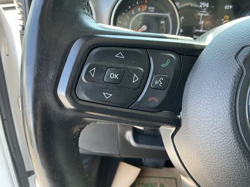 Used 2022 Jeep Gladiator Sport AWD/4WD image 17