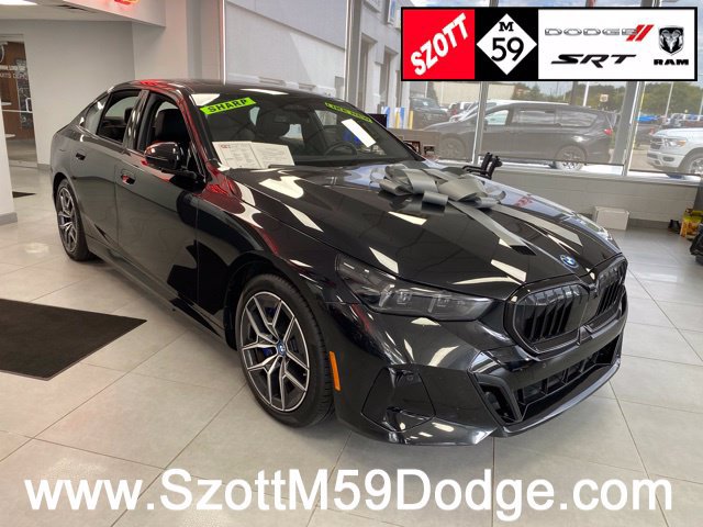 Used 2025 BMW i5 xDrive40 w/ M Sport Package AWD/4WD image 1