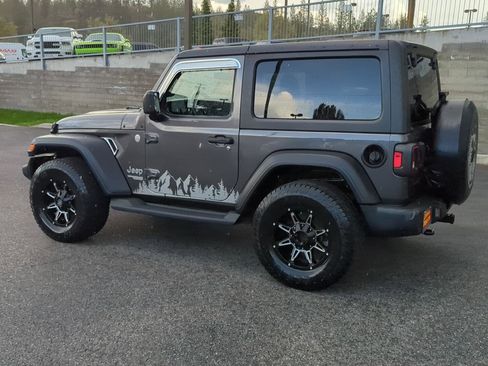 Used 2020 Jeep Wrangler Sport AWD/4WD image 4