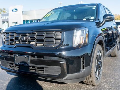 Used 2024 Kia Telluride S w/ S Sunroof Package image 2