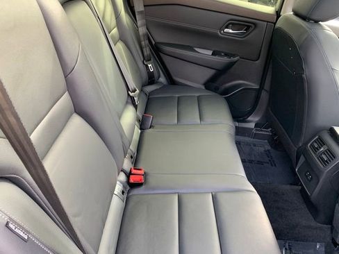 Used 2023 Nissan Rogue SL image 14