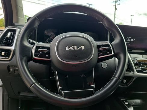 Certified 2022 Kia Sorento EX w/ Panoramic Sunroof Package FWD image 30