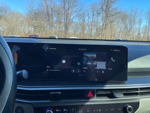 Used 2025 Kia Sorento S image 14