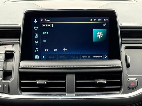 Used 2024 Chevrolet Suburban Z71 w/ Luxury Package AWD/4WD image 41