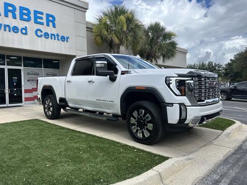 Used 2025 GMC Sierra 2500 Denali w/ Technology Package AWD/4WD image 2