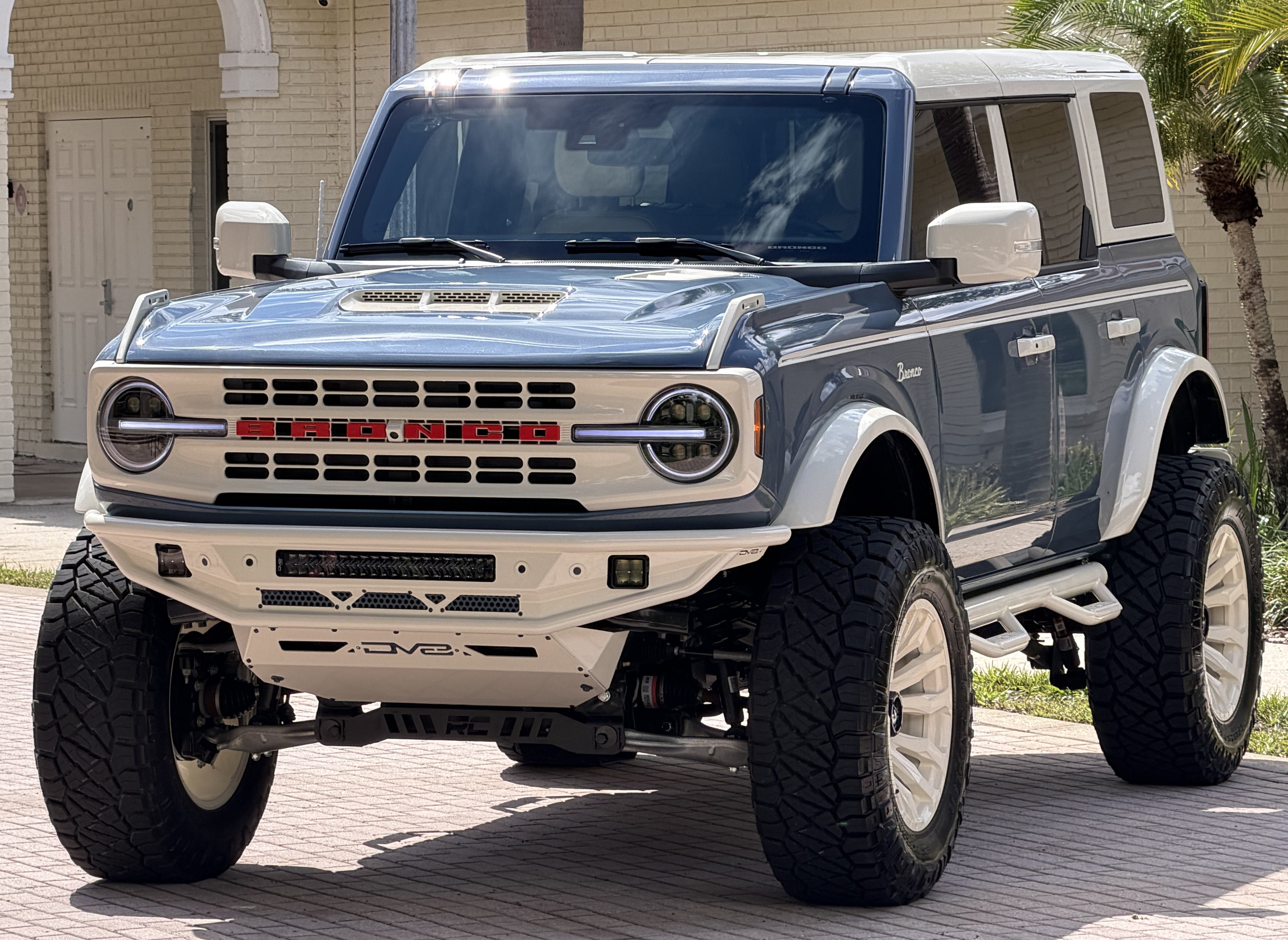 Used 2025 Ford Bronco Outer Banks AWD/4WD image 44
