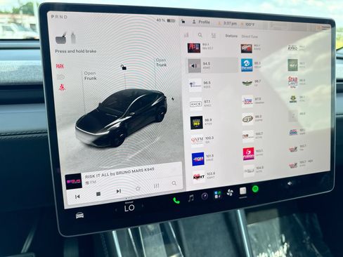 Used 2026 Tesla Model Y Long Range RWD image 17