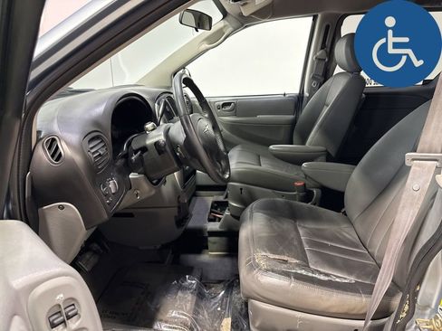Used 2005 Chrysler Town & Country Touring w/ Leather Interior Group FWD image 20