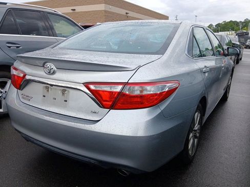 Used 2017 Toyota Camry SE FWD image 3