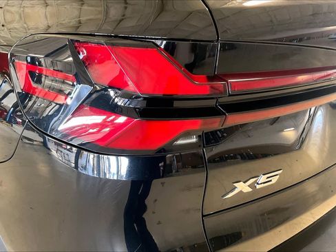 Certified 2024 BMW X5 xDrive50e image 25