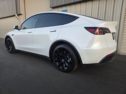 Used 2024 Tesla Model Y Long Range AWD/4WD image 6