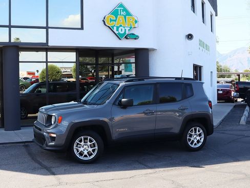 Used 2022 Jeep Renegade Latitude w/ Convenience Group image 4