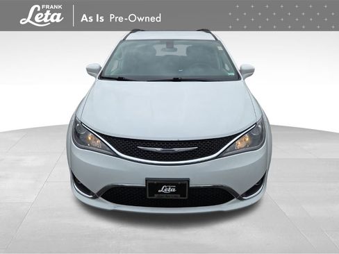 Used 2017 Chrysler Pacifica Touring-L w/ Tire & Wheel Group image 18