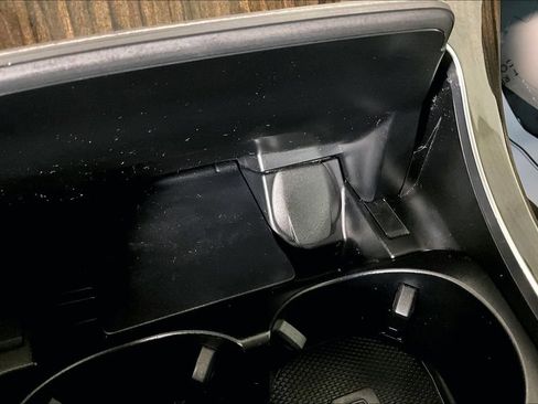 Used 2022 Mercedes-Benz GLC 300 w/ Premium Package Lite image 33