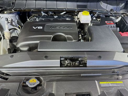 Used 2024 Nissan Pathfinder Platinum image 40