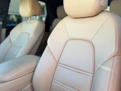 Used 2020 Porsche Cayenne image 15