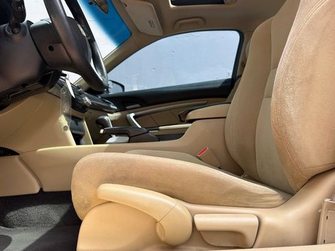 Used 2011 Honda Accord EX image 3