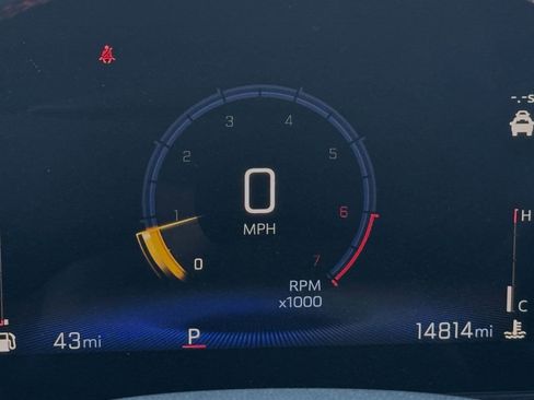 Used 2025 Chevrolet TrailBlazer RS w/ Driver Confidence Package image 16