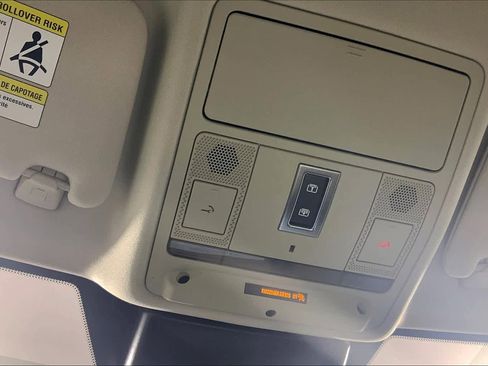 Used 2017 Land Rover Range Rover Evoque SE Premium image 35