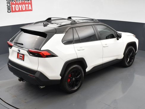 Used 2020 Toyota RAV4 XLE w/ XLE Grade Weather Package AWD/4WD image 21