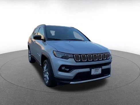 Used 2025 Jeep Compass Limited AWD/4WD image 3