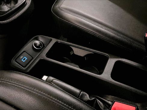 Used 2019 Ford Transit Connect XL image 17