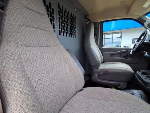 Used 2020 Chevrolet Express 2500 RWD image 16
