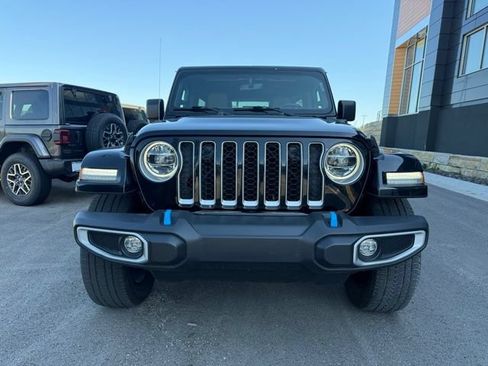Used 2022 Jeep Wrangler Unlimited Sahara AWD/4WD image 8