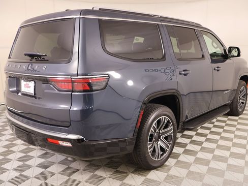 Used 2024 Jeep Wagoneer 4WD w/ Premium Group I image 24