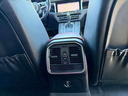 Used 2021 Porsche Macan image 29