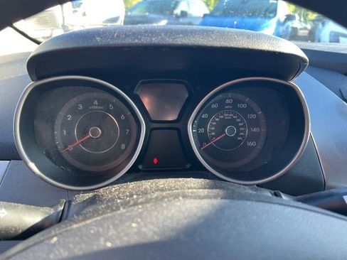 Used 2013 Hyundai Elantra GLS w/ Preferred Pkg FWD image 19