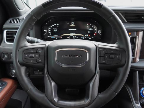 Used 2024 GMC Yukon Denali Ultimate w/ LPO, Illumination Package AWD/4WD image 18