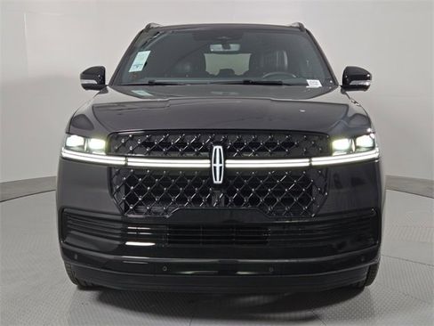 New 2025 Lincoln Navigator L Reserve w/ Jet Appearance Package image 10