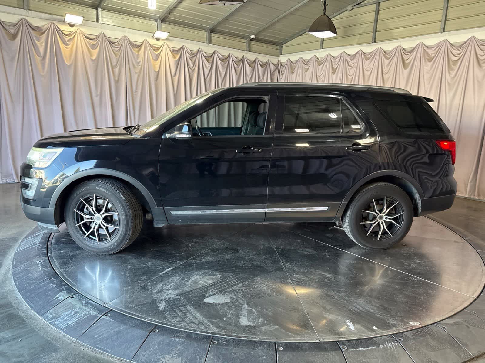 Used 2016 Ford Explorer XLT w/ Equipment Group 201A FWD image 8