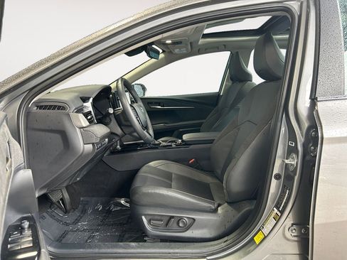 Used 2025 Toyota Camry XLE AWD/4WD image 15