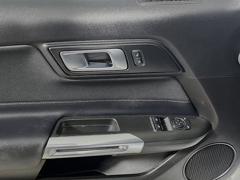 Used 2021 Ford Mustang Coupe image 17