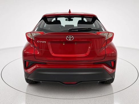 Used 2018 Toyota C-HR XLE FWD image 5